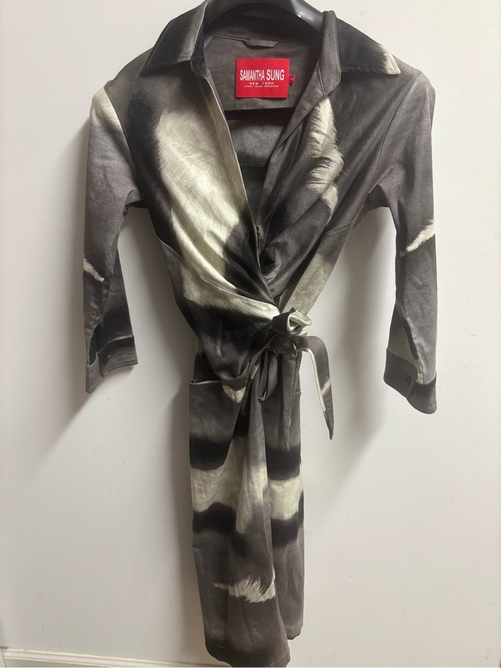 Samantha Sung Black & Cream wrap dress size 4